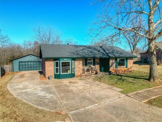 927 Woodlake Dr, Norman, OK 73071