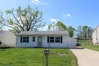 115 29th Ave SW, Cedar Rapids, IA 52404