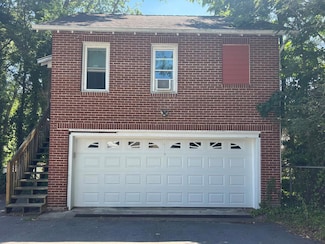 704 Woodlawn Ave, Beckley, WV 25801