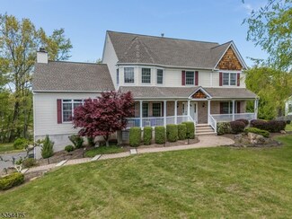 11 Southgate Dr, Annandale, NJ 08801