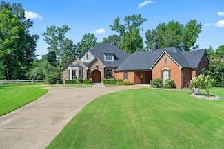 325 Woodsedge Dr, Eads, TN 38028