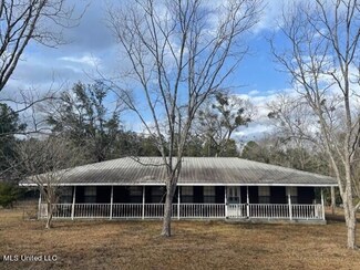 9560 Leno Rd, Biloxi, MS 39532