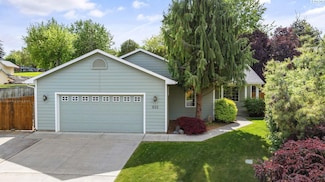 805 W 18th Ct, Kennewick, WA 99337