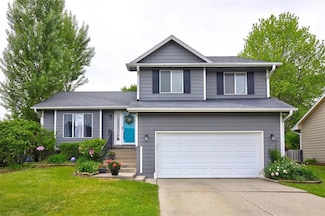 4230 SE 23rd St, Des Moines, IA 50320