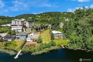 1305 X SE 76th St, Newcastle, WA 98056