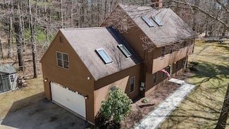 13 James Farm Rd, Lee, NH 03861