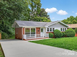 2221 Ludlow Dr, Charlotte, NC 28216