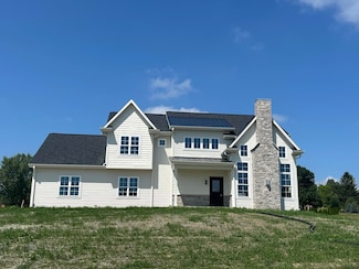 N684 S Hickory Hills Dr, Oconomowoc, WI 53066