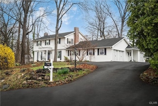 3850 S Hillview Rd, Allentown, PA 18103