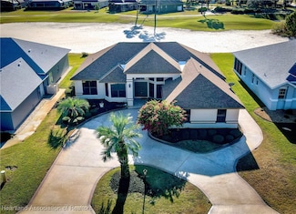 5072 Strafford Oaks Dr, Sebring, FL 33875