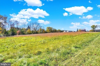 1900-H Greenbriar Rd, York, PA 17404