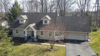 32 Forest Glen Dr, Grove City, PA 16127