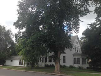 103 N Hubbard St, Crookston, MN 56716