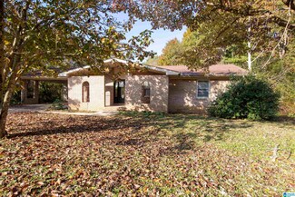 906 Pinecliff Dr, Oxford, AL 36203