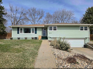 800 W 10th St, Yankton, SD 57078