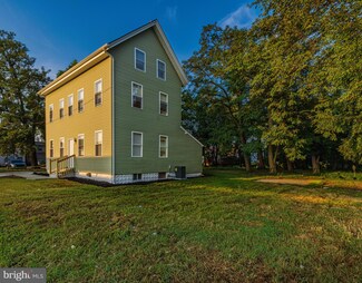 1316 Chestnut St, Paulsboro, NJ 08066