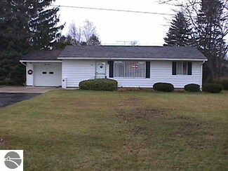 800 W Cedar St, Standish, MI 48658