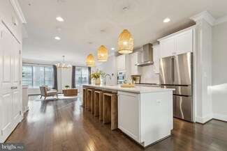 2883 Lowen Valley Rd, Alexandria, VA 22303