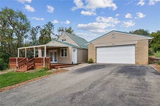 389 Altermoor Dr, Natrona Heights, PA 15065