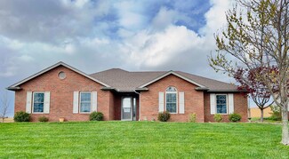 330 W 20th St, Huntingburg, IN 47542
