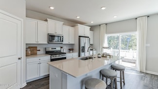 8 Victoria Gardens Square, Neptune Township, NJ 07753