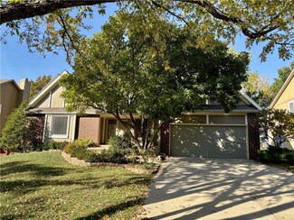 11024 Cottonwood St, Lenexa, KS 66215