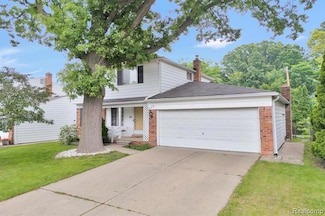 450 N Bywood Ave, Clawson, MI 48017