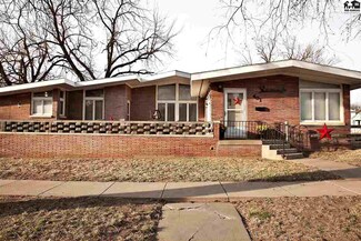 401 W Main St, Lyons, KS 67554