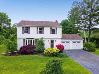 3 Poppy Hill Dr, Johnston, RI 02919