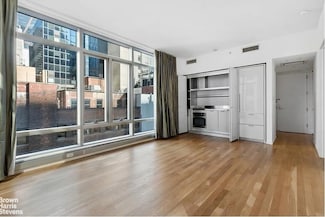 18 W 48th St Unit 15B, New York, NY 10036