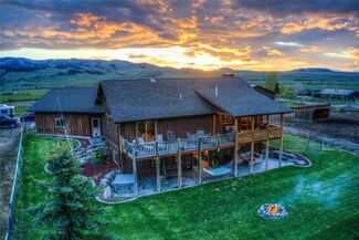 348 Yankee Creek Rd, Gallatin Gateway, MT 59730