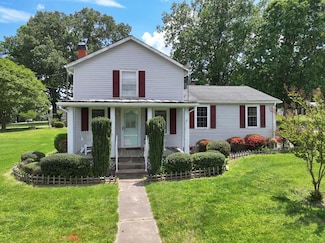 1240 Chalk Level Rd, Chatham, VA 24531