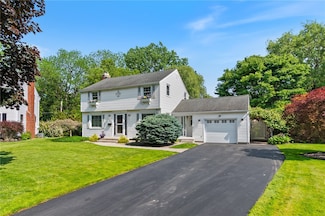 89 Deville Dr, Rochester, NY 14612
