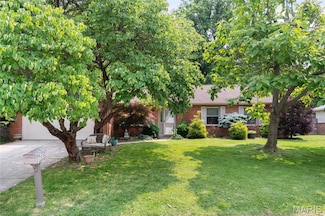 112 Bourdelais Dr, Belleville, IL 62226