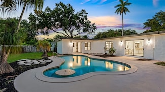885 Azalea Ct, Plantation, FL 33317