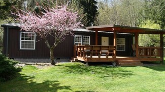 5040 S Fork Ln, Deming, WA 98244