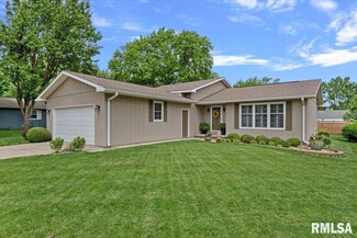 12 Diana Dr, Jacksonville, IL 62650