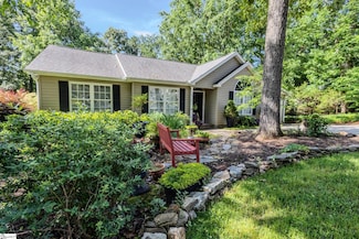 116 Oak Ridge Dr, Greenwood, SC 29649