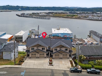 815 SW 13th St, Newport, OR 97365