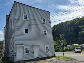 8008 Hazelwood Ave, Stonewood, WV 26301