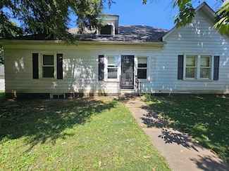 302 N 1st St, Oakford, IL 62673