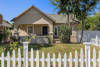 416 Pacific St, Bakersfield, CA 93305