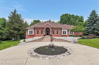6439 Cohoctah Rd, Fenton, MI 48430