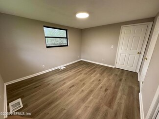 5612 Oliver St, Jacksonville, FL 32211