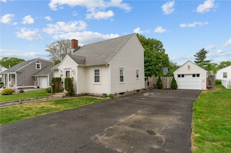 95 George Arden Ave, Warwick, RI 02886