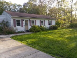 6 Meadowood Dr, South Dartmouth, MA 02748