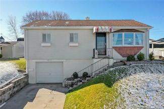 1215 Massachusetts Ave, Aliquippa, PA 15001