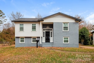 5407 Venado St, Charlotte, NC 28215