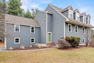 4 Quincy Rd Unit A, Londonderry, NH 03053