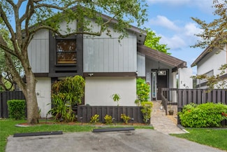 1400 W Sandpiper Cir, Pembroke Pines, FL 33026